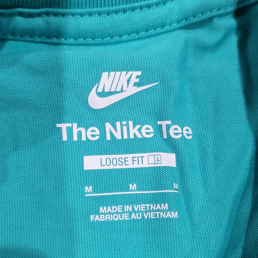 NWOT Nike Mens Shirt - Picture 3 of 6